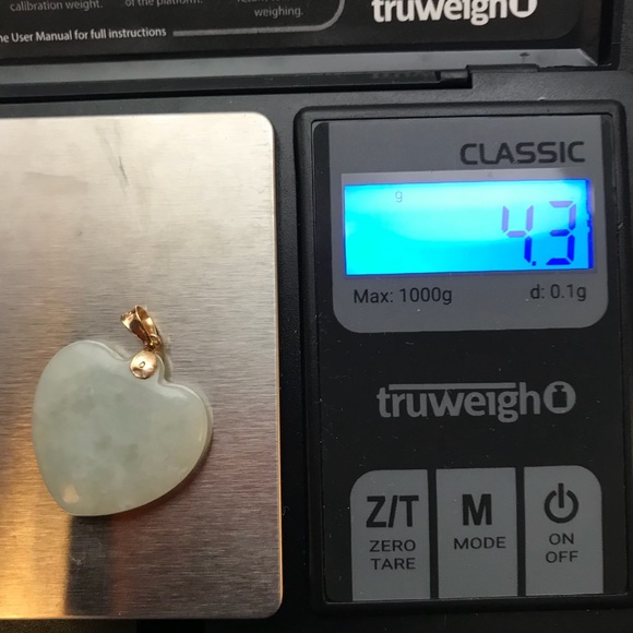 10k Gold Jade Pendant - Picture 5 of 5